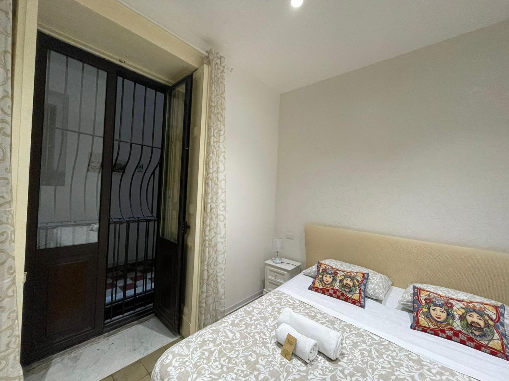 Sleep Inn Catania Rooms - Affittacamere Bagian luar foto