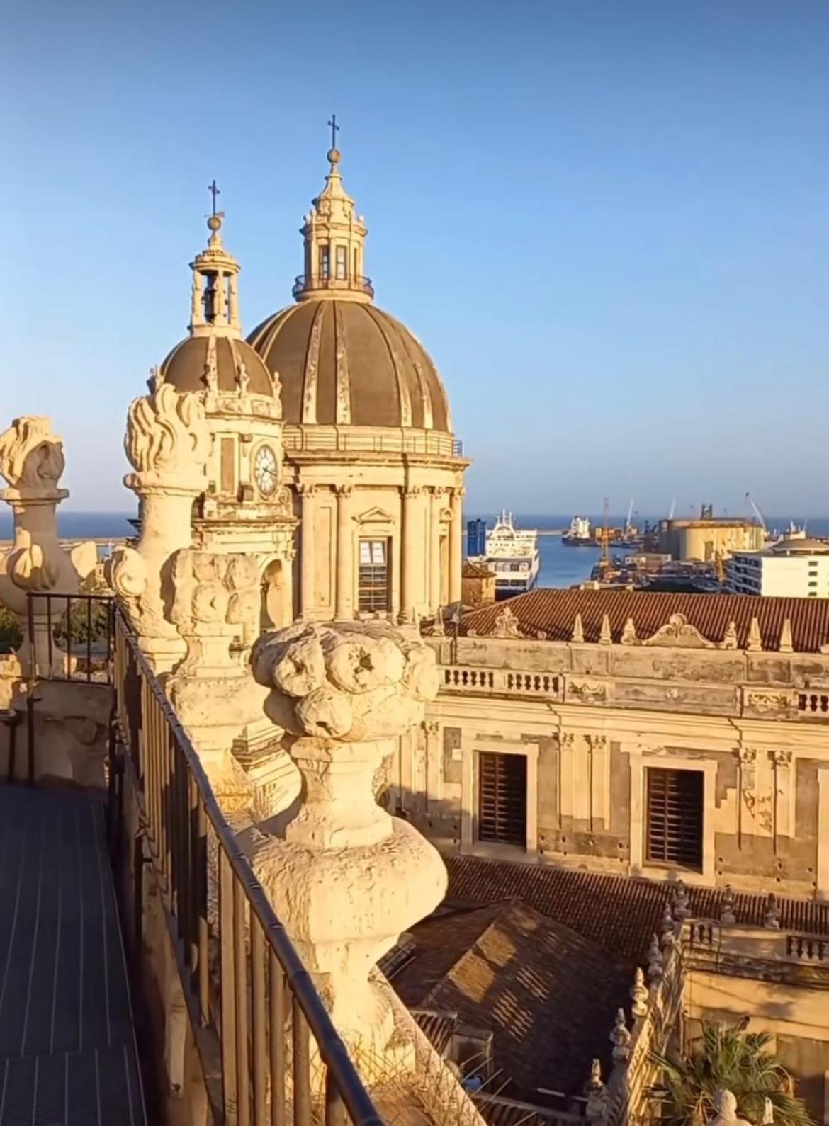 Sleep Inn Catania Rooms - Affittacamere Bagian luar foto