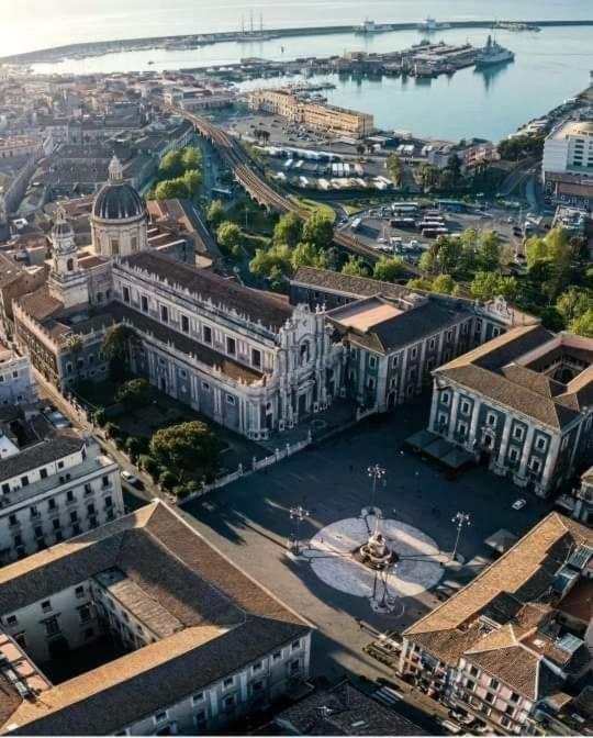 Sleep Inn Catania Rooms - Affittacamere Bagian luar foto
